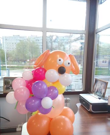 Собачка с цветами из воздушных шаров