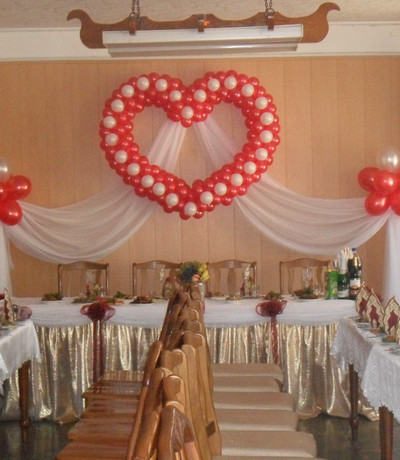Сердце и шары для оформления свадебного зала