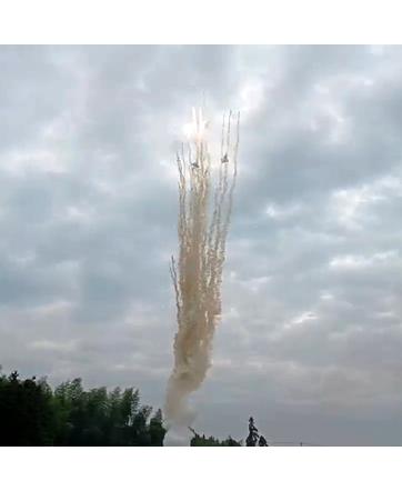 Батарея салютов Белый дым
